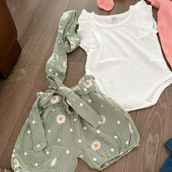 Brand New baby girl bundle - Picture 2 of 5